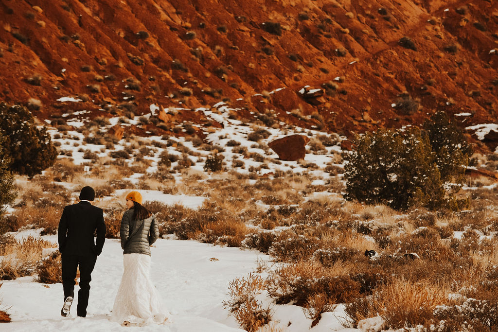 snowy elopement in Moab